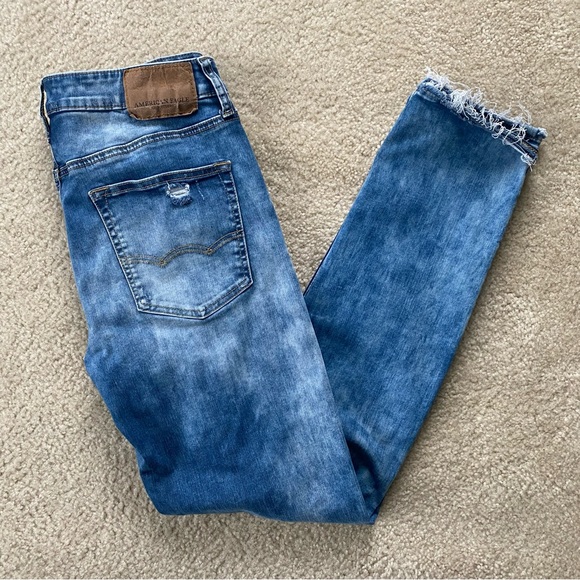 AEO Distressed Jeans - Picture 2 of 7